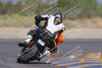 media/Sep-25-2023-Moto Forza (Mon) [[81ffa65e0a]]/B-C Group/Session 4 (Turn 2 Backside)/